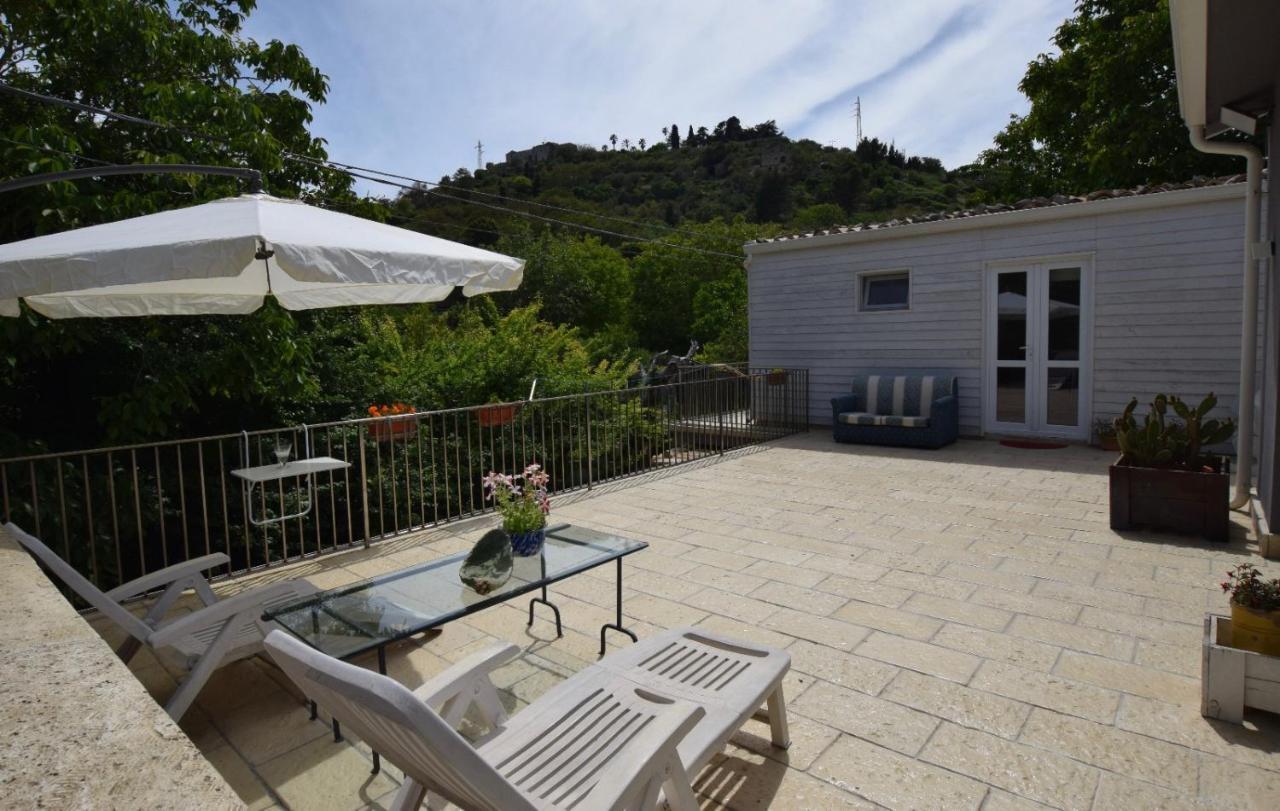 Casa Vacanze Irmino Garden Villa Ragusa Bagian luar foto